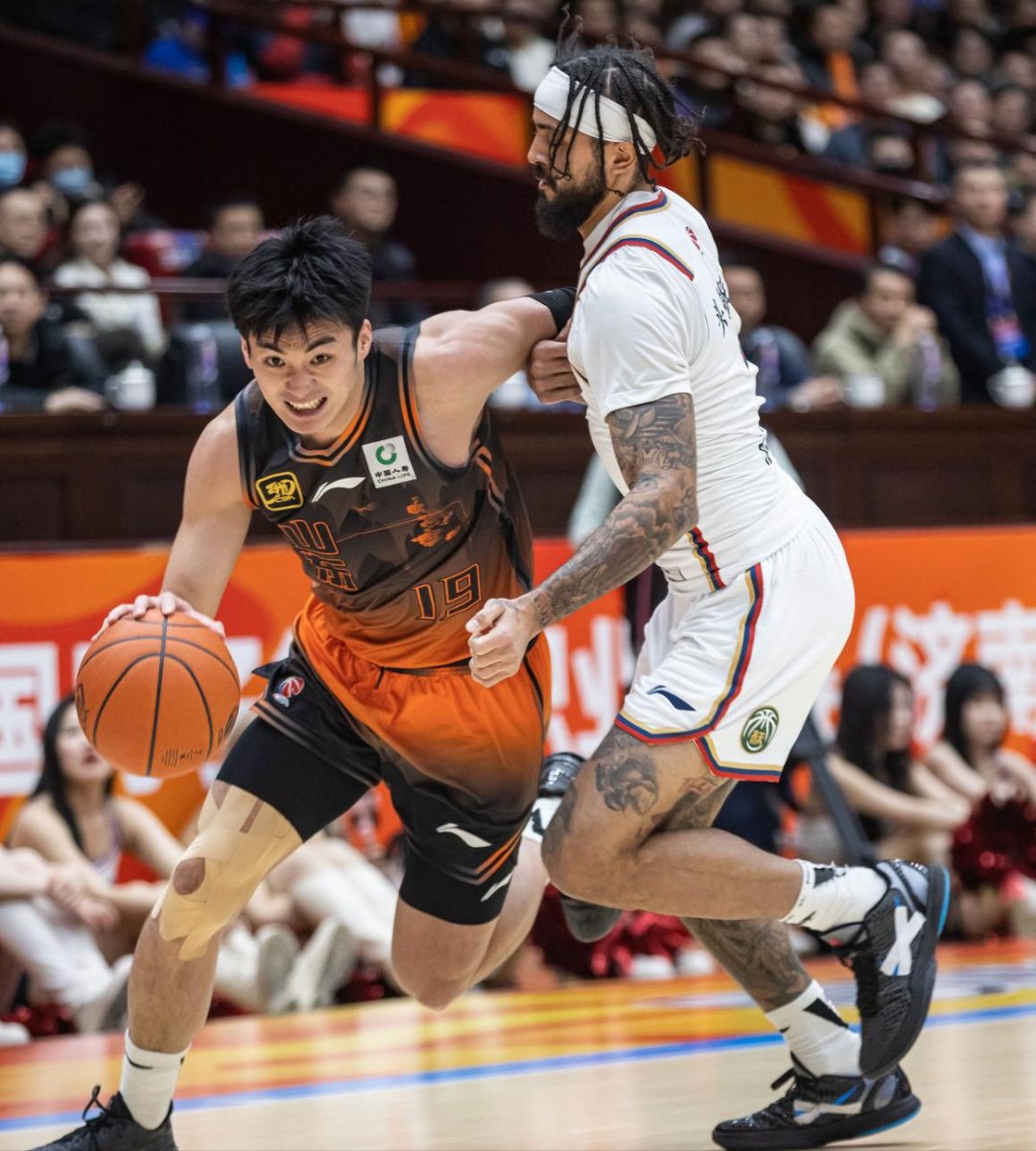 mk官网入口 -关于清晨体能课后；皇家马德里更衣室发声备战CBA常规赛；压力陡增；控场能力受关注的信息